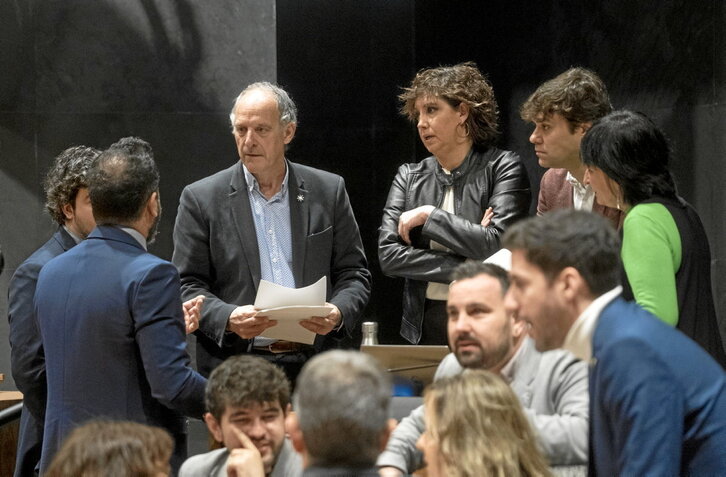 Parlamentarios del PSN, Contigo-Zurekin, EH Bildu y Geroa Bai, durante el pleno.