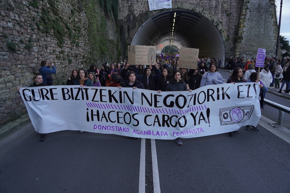 «Gure bizitzekin negoziorik ez!», queja principal en esta jornada.