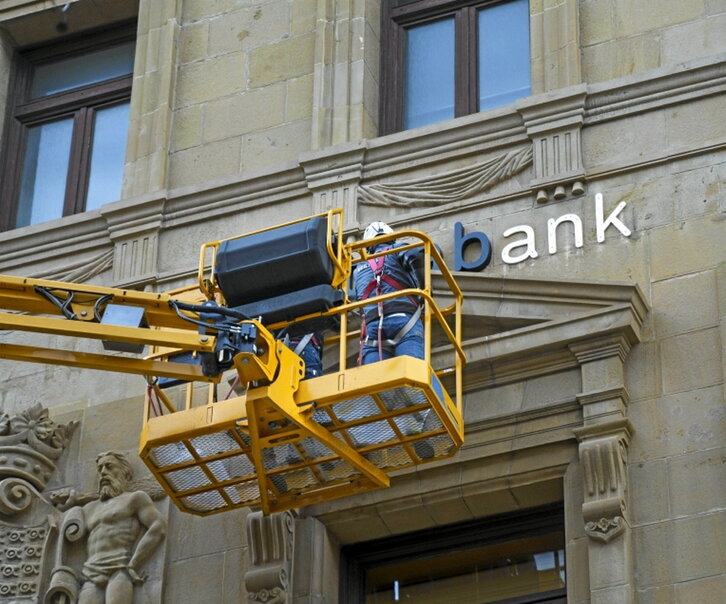Sede de Kutxabank en Donostia.