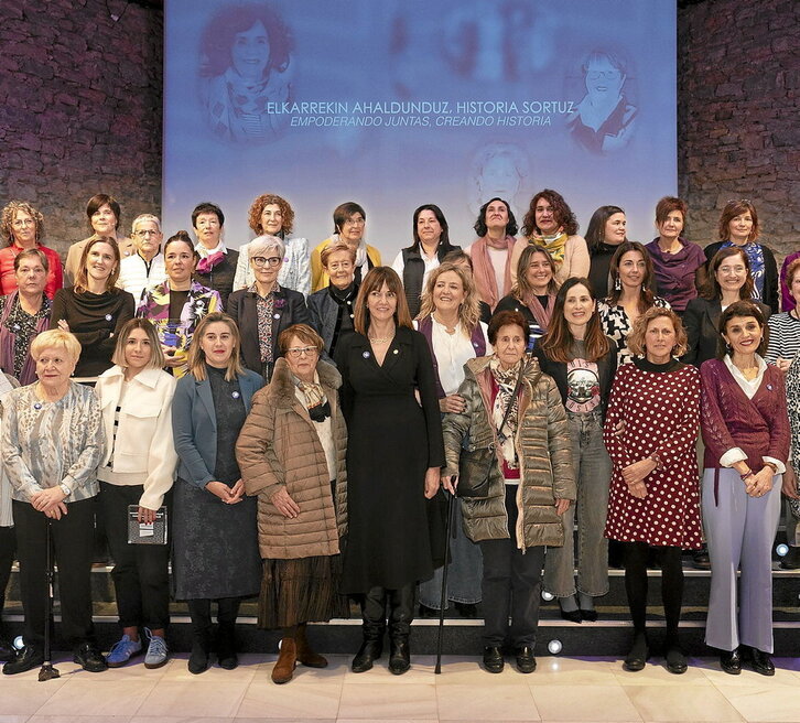 Emakume kooperatibista aitzindariei aitortza egin zieten Gasteizen.