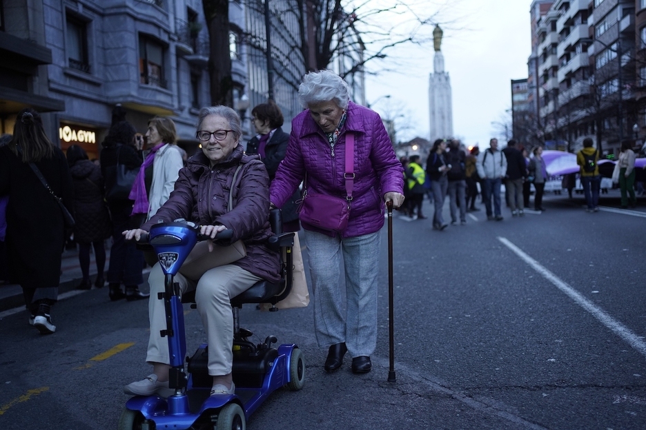La edad no ha sido obstáculo para echarse a la calle en Bilbo.