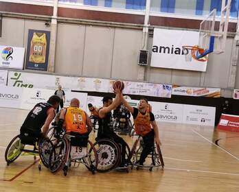 La defensa de Amiab ha terminado de ahogar a Bidaideak Bilbao BSR.