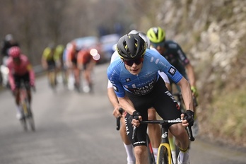 Jonas Vingegaardek sarraskia egin du Tirreno Adriatikoko etapa erreginan.