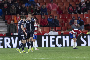 Le Normand celebra el 2-2 con Tierney.