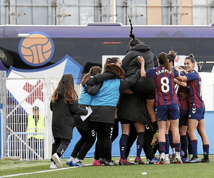 Alegría azulgrana a la conclusión del partido.