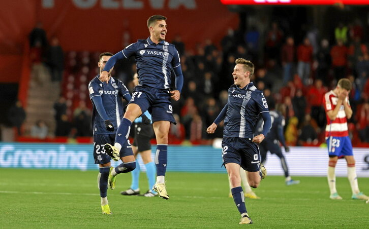 André Silva y Turrientes celebran el gol del portugués, que culminaba la remontada.