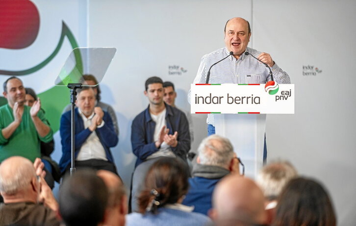 Andoni Ortuzar, en el acto de ayer en Langraiz Oka.