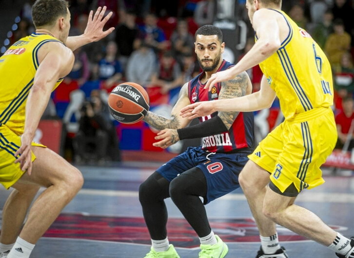 El Barça no pudo frenar a Howard.