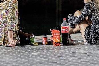 Según explica el Gobierno navarro, entre adolescentes y jóvenes es mayor la prevalencia de comportamientos de mayor consumo en un tiempo reducido.