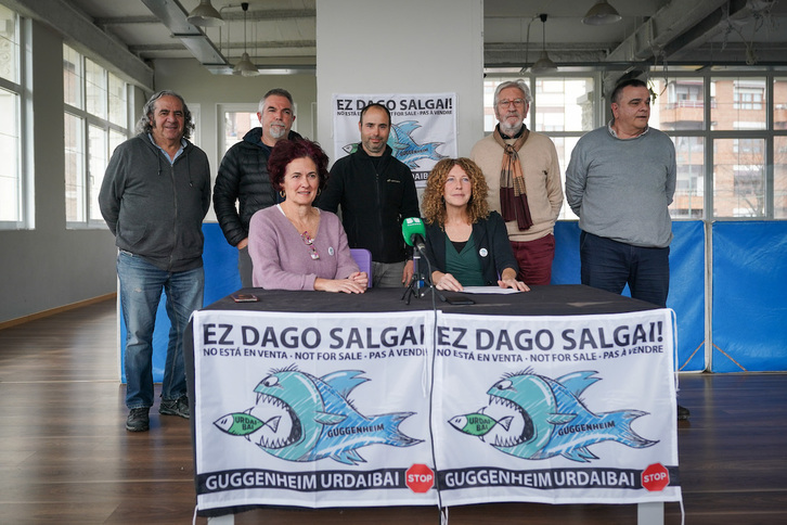Comparecencia de Guggenheim Urdaibai Stop y otros colectivos en Gernika.