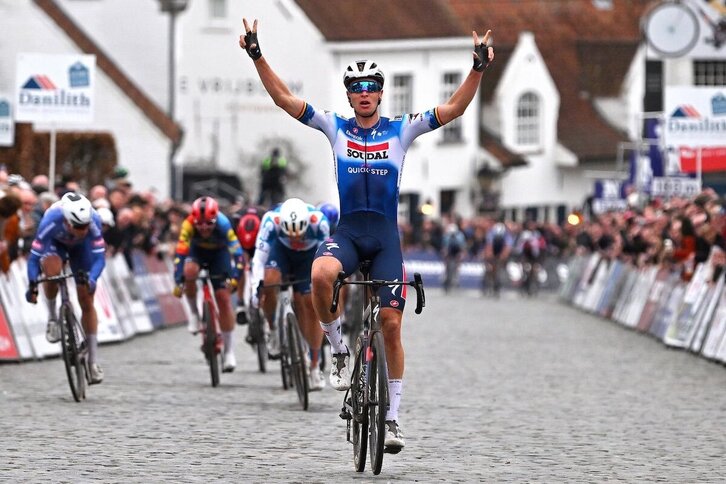 Tim Merlier se ha impuesto con mucha claridad a sus principales rivales.