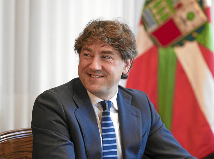 Eneko Andueza, en Ajuria Enea, en  su reunión con Iñigo Urkullu y Andoni Ortuzar.