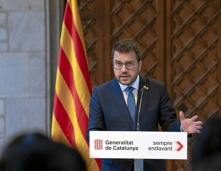 El president compareció ayer para convocar elecciones el 12 de mayo.