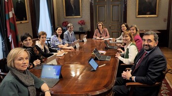 Nuevo Consejo de Gobierno de la Diputación de Bizkaia tras la incorporación de Carlos Alzaga en sustitución de Imanol Pradales.