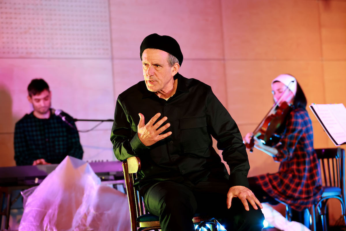 Adrian Garcia de los Ojos, Patxo Telleria eta Maider Lopez.