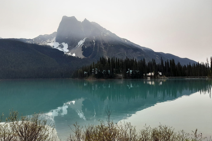 Ibilbidean laku zoragarriak daude.