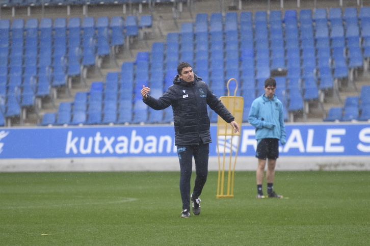 Ion Ansotegi, Realeko entrenamendu batean argibideak ematen. 