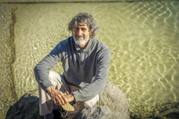 Mikel Troitiño, Zarauzko Surf Eskolako sortzailea.