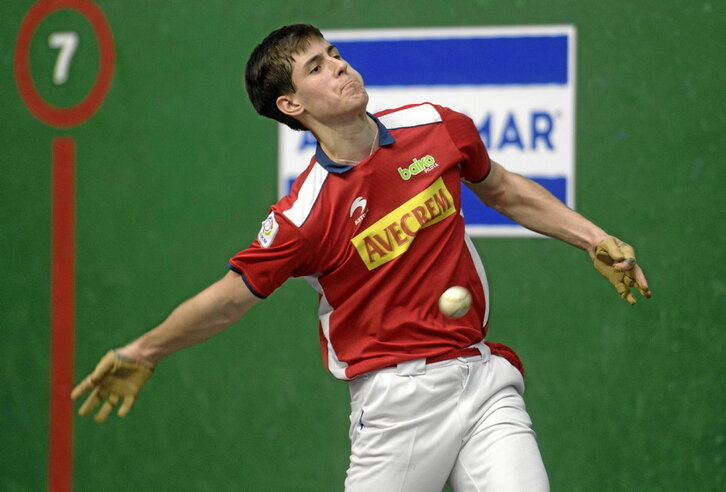 Martxel Iztueta cuajó un gran partido y disputará su primera final como profesional.