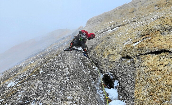 Pawel Haldas, luze batean sokaburu; Marcin Tomaszewskirekin Alaskan big wall ederra zabaldu du.