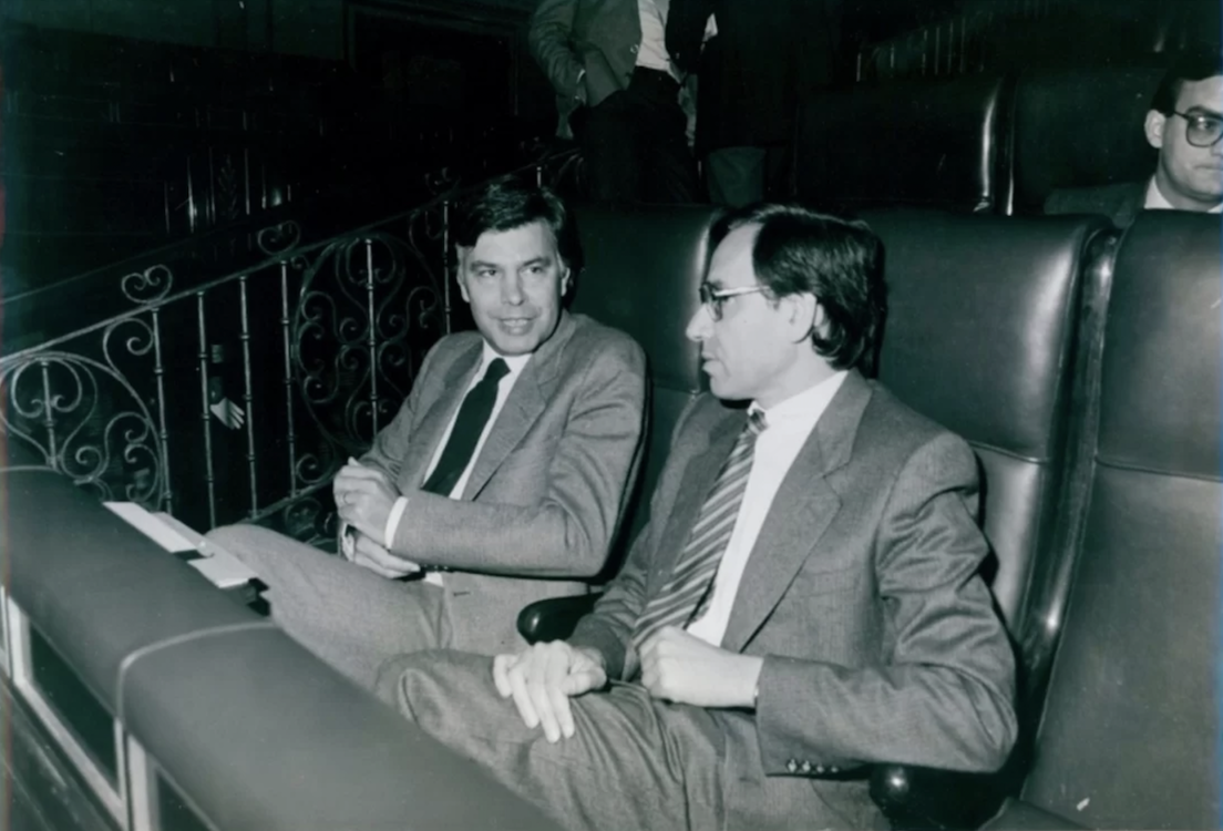 Felipe González y Alfonso Guerra, en el Congreso de los Diputados de Madrid en 1982.