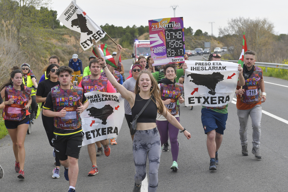 Gazteak euskararen alde Nafarroako hegoaldean. Gazteak euskararen alde Nafarroako hegoaldean.