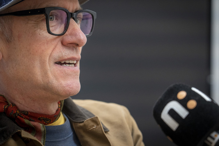 Gari 'Behin bizitzea' diskoaz Elkar estudioetan