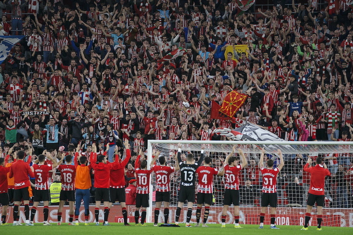 Los jugadores del Athletic celebran uno de los triunfos en las eliminatorias de Copa en San Mamés.