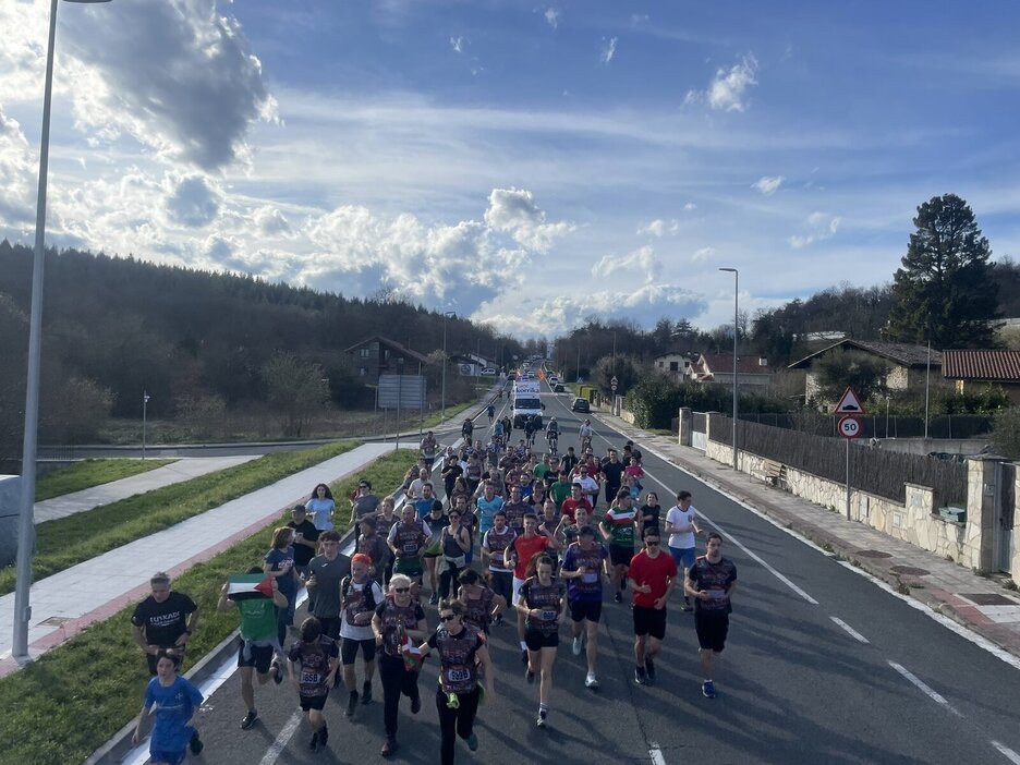 Korrika Sarriatik igaro denean.
