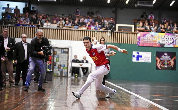 Jokin Altunak beste erakustaldi bat eman zuen Astelenan eta lehen mailako 14. finalerako txartela lortu zuen.