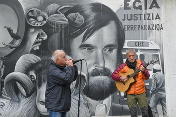 Acto en recuerdo de Mikel Zabalza, en Altza (Donostia).