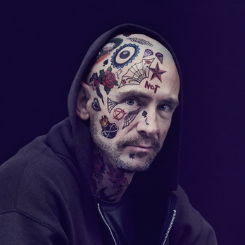 El escritor Chuck Palahniuk.