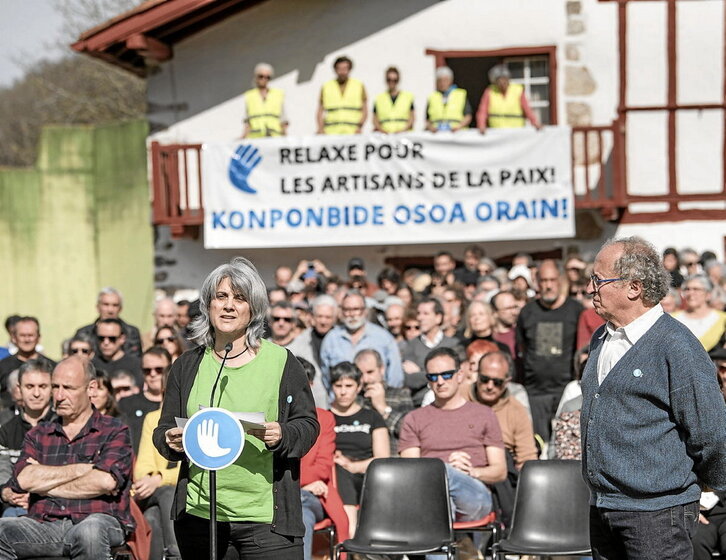 Armagabetze saioa antolatu zen etxearen aitzinean iragan larunbatean eginiko agerraldia.