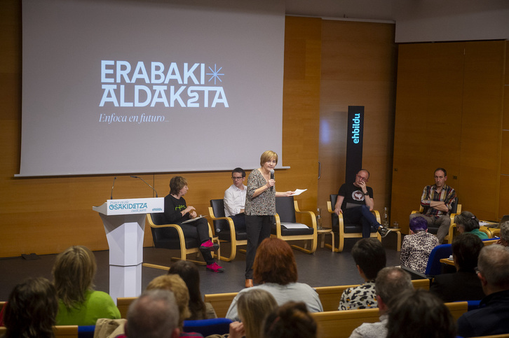 Osakidetzari buruzko proposamena aurkezteko EH Bilduk Artium Museoan egin duen ekitaldia.