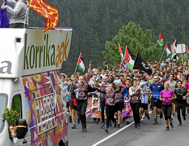 Korrika, Mutrikutik igarotzean.