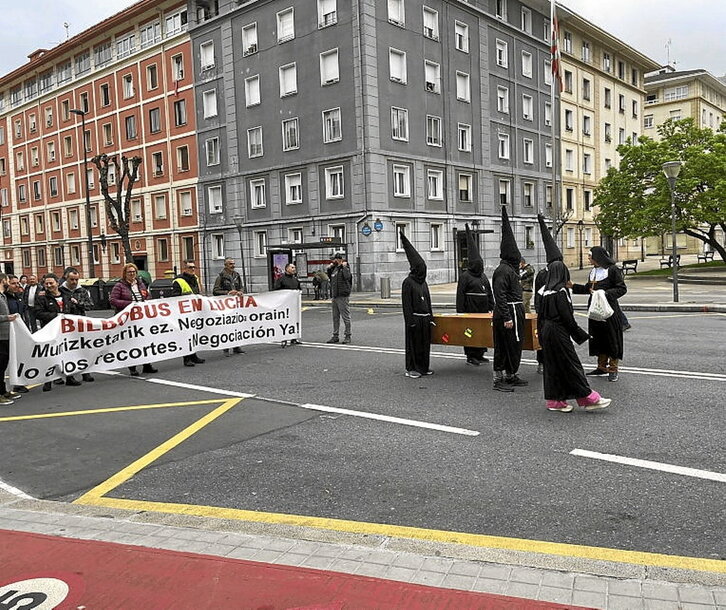 Performance de los trabajadores en huelga Bilbobus.