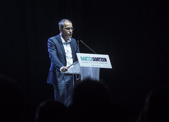 Jean-Guy Talamoni est membre du Conseil de la langue et de la culture corses.