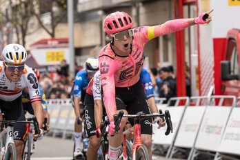 Marijn van den Berg ha logrado su primera victoria de la temporada y la segunda en el World Tour.