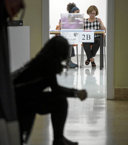 Momento de tranquilidad en unas elecciones.