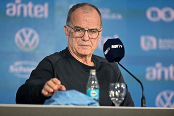 Bielsa en su presentación como seleccionador de Uruguay.