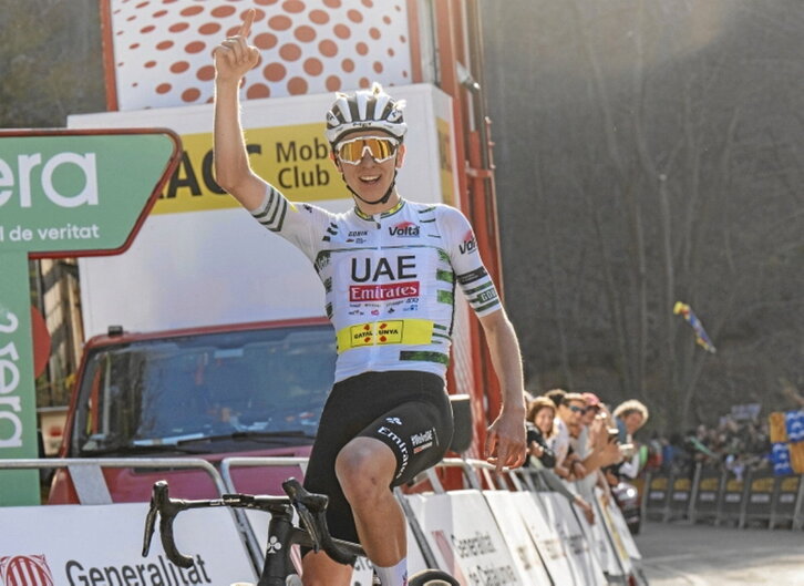 Tadej Pogacar logró su tercera victoria.