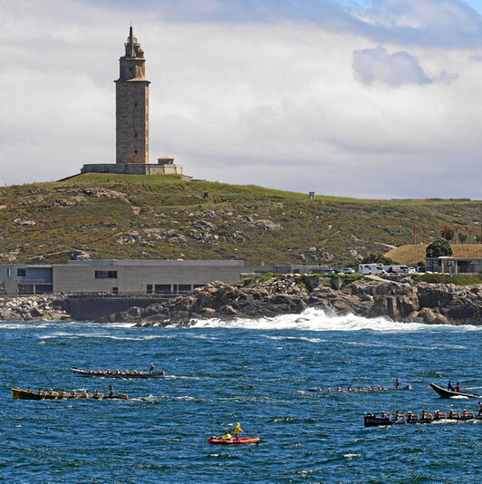 Arraunlariak, iaz, Coruñako uretan.