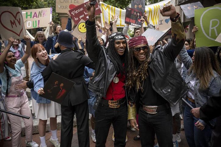 Milli Vanilli: Girl You Know It's True.