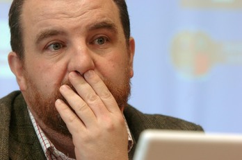 Mikel Aizpuru '1936ko udazkena Gipuzkoan. Hernaniko fusilatzeak' ikerlanaren aurkezpen egunean.