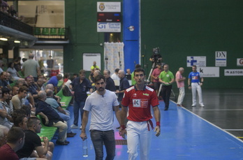 Urrutikoetxeak Bakaikoari irabazi beharko lioke Buruz Burukoan egoteko.