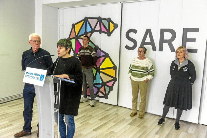 Sarek agerraldia egin zuen atzo, Gasteizen, Borde eta Subijanaren egoera salatzeko.