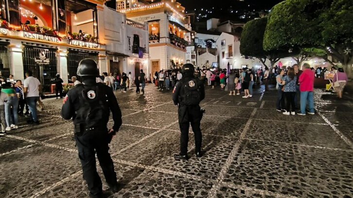 Policías desplegados en Taxco con motivo de la Semana Santa, en una imagen tomada antes de los hechos. 