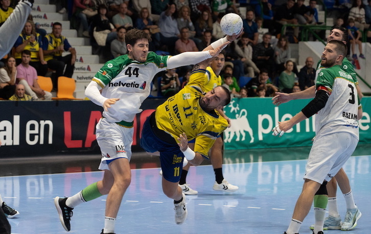 Zortzi gol gauzatuta, Esteban Salinas pibotea izan da euskal derbiko golegile nagusiena.