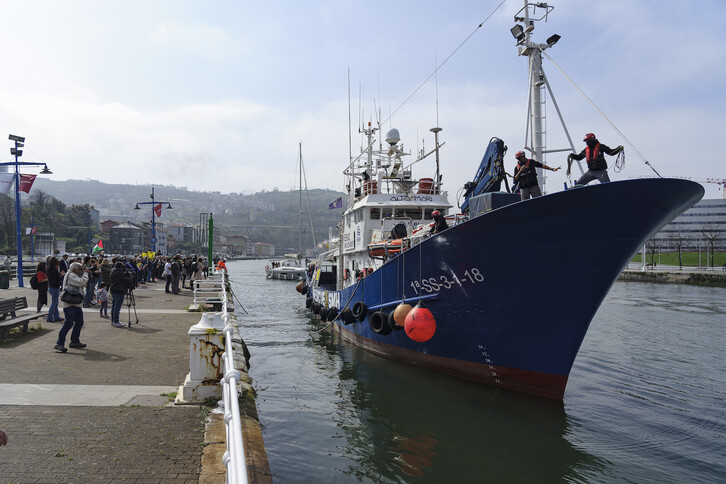 Aita Mari, a su llegada al muelle de Itsasmuseum de Bilbo el pasado viernes. 