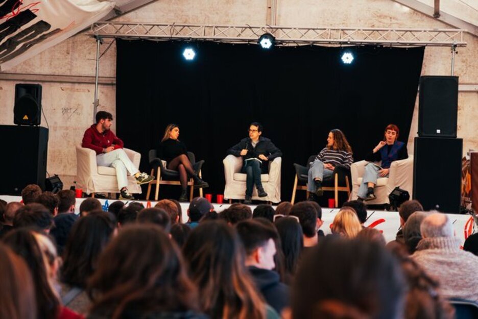 Pello Otxandiano, EH Bilduren EAEko lehendakarigaia, Lezon egindako elkarrizketa batean. Pello Otxandiano, EH Bilduren EAEko lehendakarigaia, Lezon egindako elkarrizketa batean.